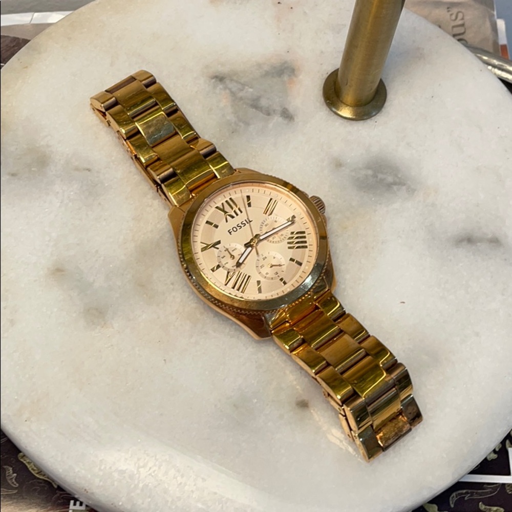GOLD FOSSIL WATCH never worn!